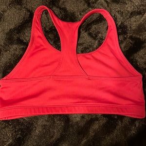woman’s under armor sports bra hardly worn